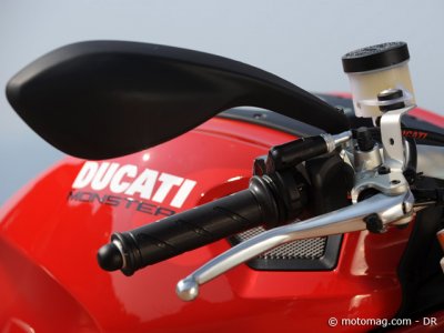 Essai Ducati 1100 Monster : gare aux rétros !