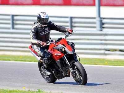 Moto Morini Granpasso supermotard : vue de face