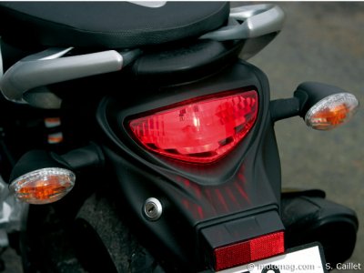 Suzuki SFV 650 Gladius : bavette bienvenue