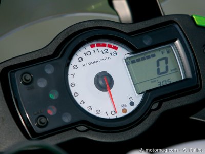 Kawasaki 650 Versys : tableau de bord lisible