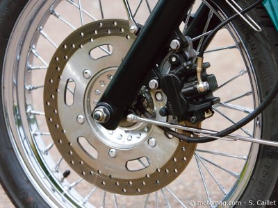 Triumph Bonneville : freinage limite