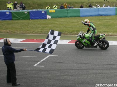 Victoire pour le Kawasaki SRC !