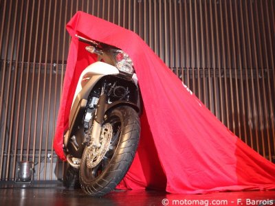 Milan 2010, Honda Crossunner : showtime !
