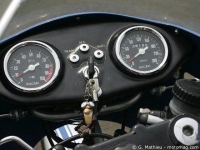 Ducati 900 SS (1973) : clin d’œil au JBT