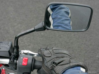 Kawa ER-6 : rétroviseurs... de coude !
