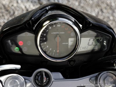 Essai Suzuki 250 Inazuma : rien ne manque
