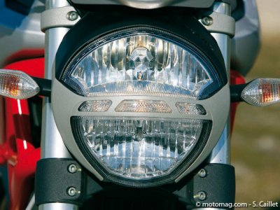Ducati 1100 Monster : phare inéxistant !