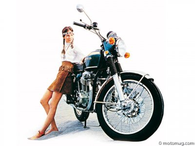 Honda CB 750 : une vrai fille de pub