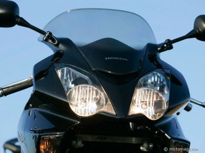 HONDA 800 VFR : protection améliorée