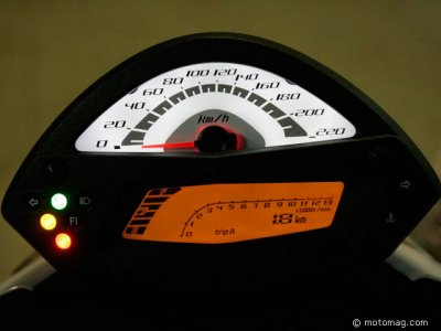 Kawasaki ER6 : tableau de bord