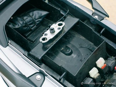 Suzuki 650 V-Strom : Bagage et outillage