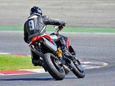 Moto Morini supermotard : échappement