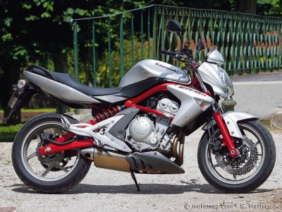 Kawasaki ER-6n : petite mais costaud