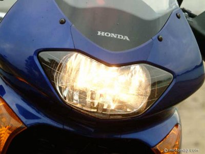 Honda 650 XLV Transalp : éclairage en progrès