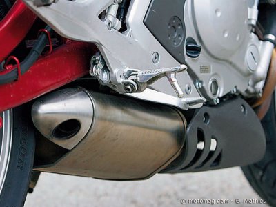 Kawasaki ER-6n : échapement protégé