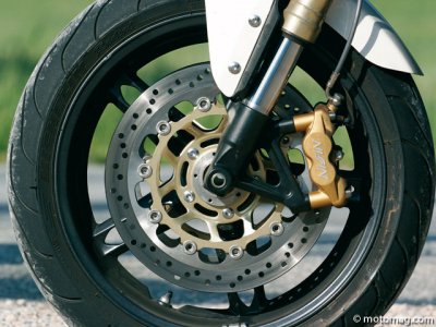 Triumph 1050 Speed Triple : gros freins