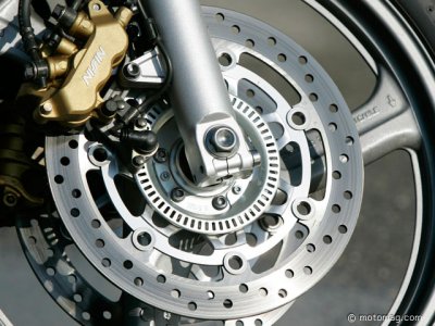 Honda 1000 XLV Varadero : freinage couplé