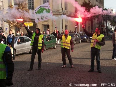 Manif moto à Toulon (83) : devant la mairie !