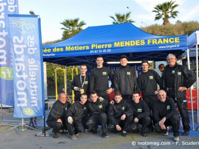 Moto Tour - atelier Mutuelle des motards : équipe au complet