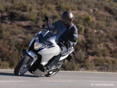 Essai Honda 700 Integra : une garde au sol limitée