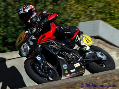 Retour sur le Moto Tour 2011 : Cédric et sa MV