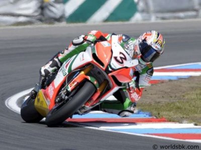WSBK de Brno : Biaggi impérial en Aprilia