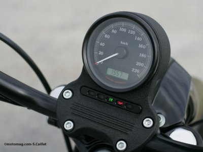 Harley Davidson XL 1200 : compteur simple