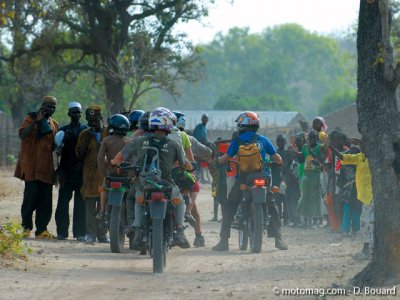 Mali en plein coeur : moto et philanthropie
