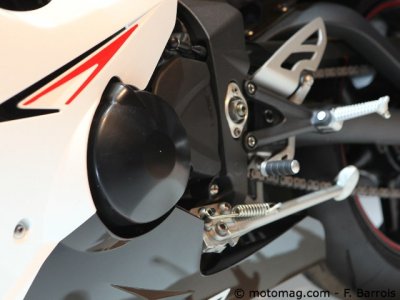 Milan 2010, Triumph Daytona 675 R : du carbone