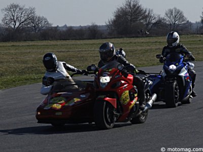 Année du singe : sides de rallye sur base moto