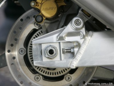 Honda CBF 1300 : tension de chaîne