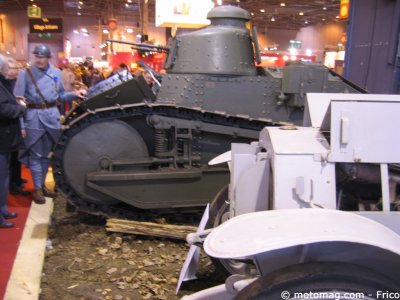 Salon Rétromobile : véhicules de guerre !