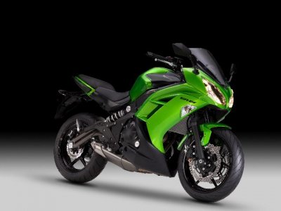Kawasaki ER-6f 2012 : nouveau look