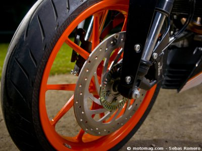 Essai KTM Duke 390 : ABS déconnectable