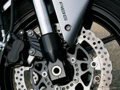 Kawasaki Z750 : freinage avant