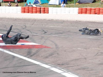 Coupes Moto Légende 2011 : victime de l’huile