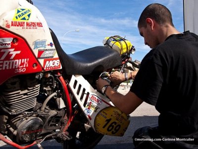 Moto Tour 2010 : séance de mécanique