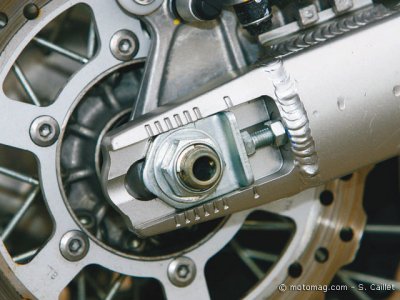 Kawazaki 250 KLX : tension de chaine