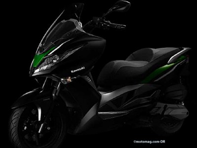 2014 : Kawasaki passe au scooter avec le J300 vert !