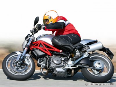 Essai Ducati 1100 Monster : comportement stable