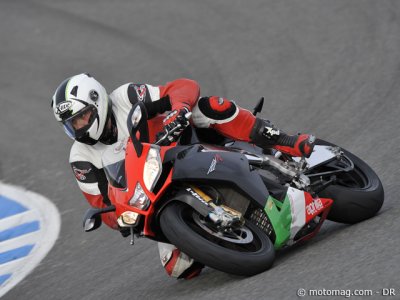 Test Aprilia RSV4 Factory APRC : vraie moto de SBK ?