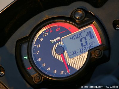 Essai Benelli 899 TNT : à bord