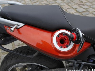 Essai BMW F 800 GT : réservoir sous la selle