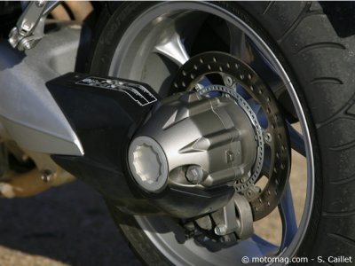 Essai Honda VFR 1200 F : transmission par arbre