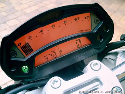 Essai Ducati 1100 Monster : à bord