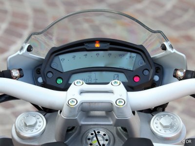 Essai  Ducati 796 Monster : complet, mais peu visible
