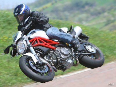 Essai Ducati 796 Monster : du bonheur sur roues