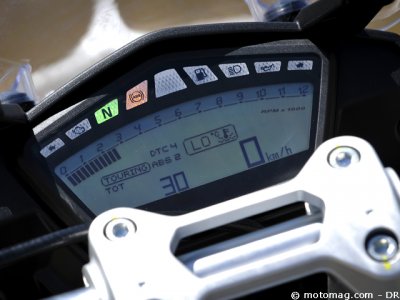 Ducati 821 Hyperstrada : compteur LCD