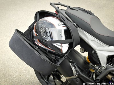 Ducati 821 Hyperstrada : bagages semi-rigides