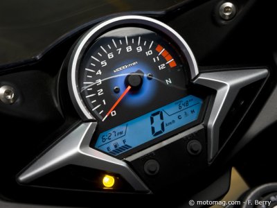 Essai Honda CBR 250 R : à bord